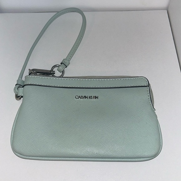 Calvin Klein Handbags - Calvin Klein Wristlet